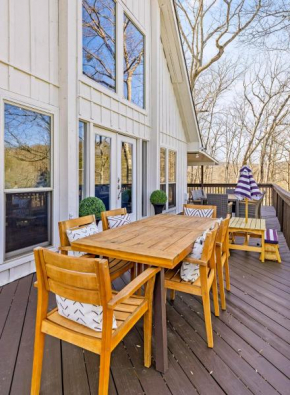 Lazy Daze Lake House - A Beautiful Remodeled A-Frame Style Lake House!